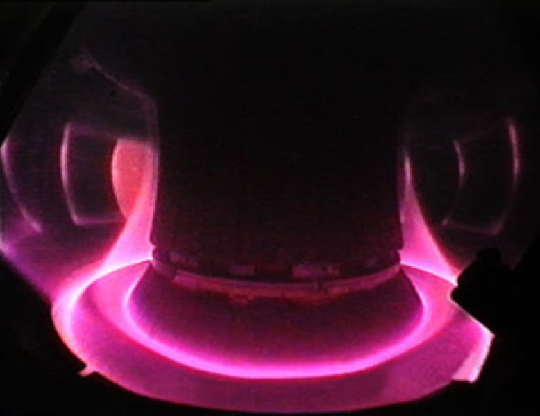 The divertor plasma in the ASDEX-Upgrade tokamak