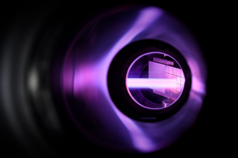 Tungsten blocks being exposed to intense plasma conditions in Magnum-PSI. Credit: DIFFER / Bart van Overbeeke Photography