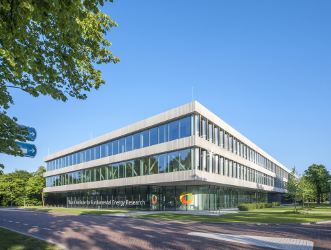 DIFFER building
