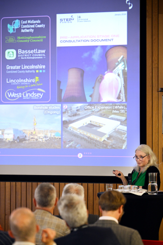Debbie Kempton presented at the Dutch Fusion Day